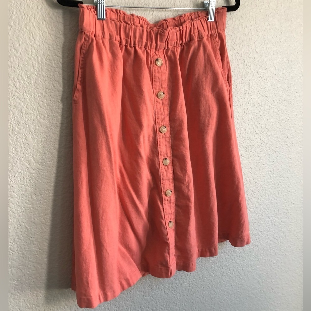 Liz Claiborne, pink, coral above knee skirt with elastic waist and pockets small - Picture 2 of 5